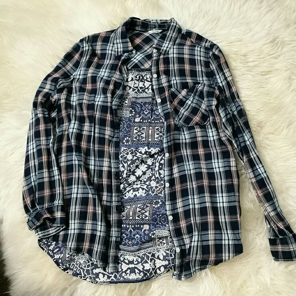 Aeropostale Dark Blue Flannel with Patterened Back